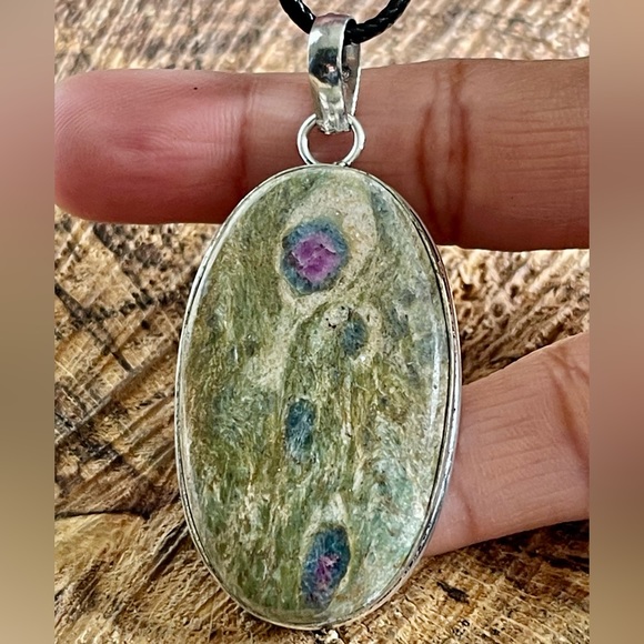 Corundum Ruby Fuchsite Pendant 2 1/4” - Picture 6 of 12